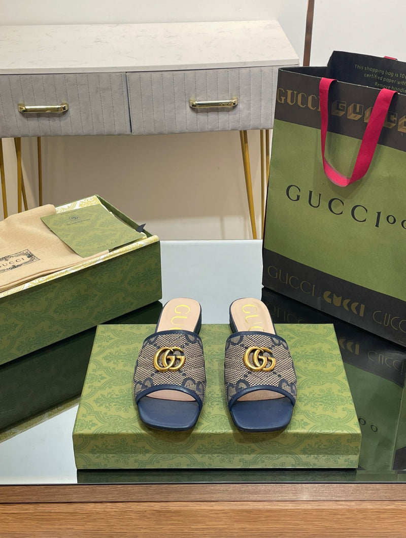 Gucci Slides with logo print