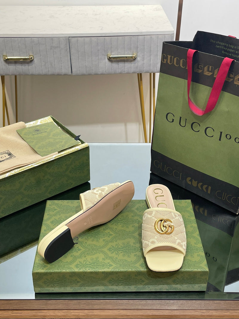 Gucci Slides with logo print