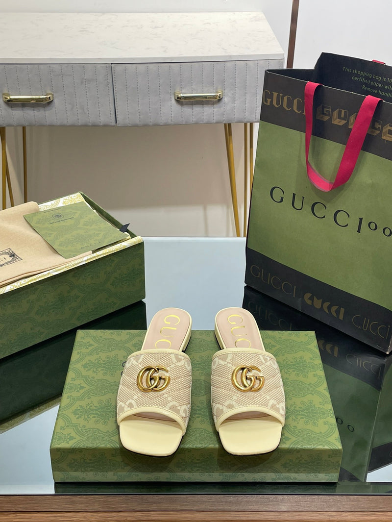 Gucci Slides with logo print